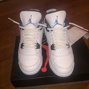 Jordan 4 Retro Columbia